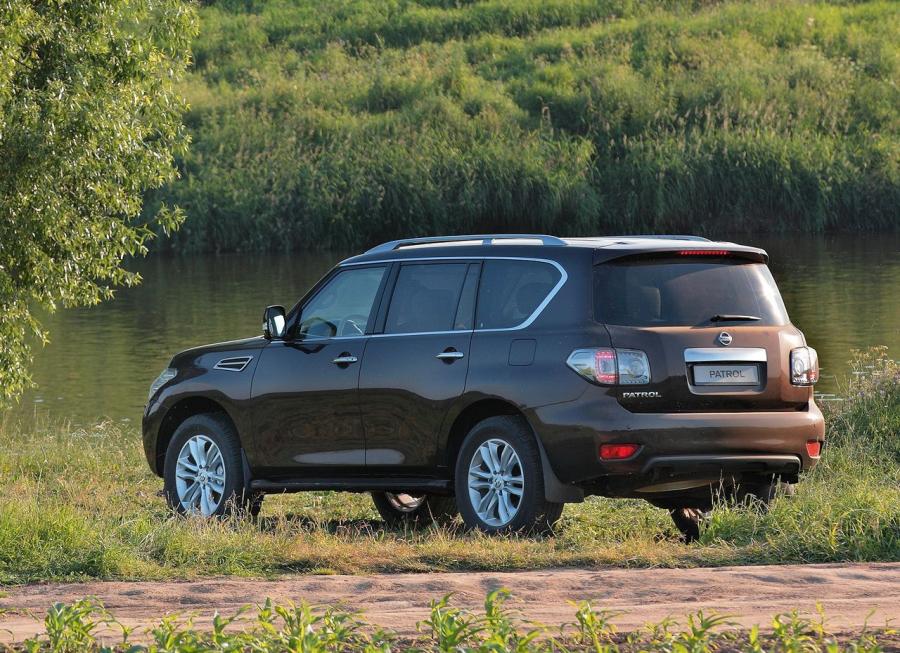  Nissan Patrol 2010 года  (фото 2 из 118)